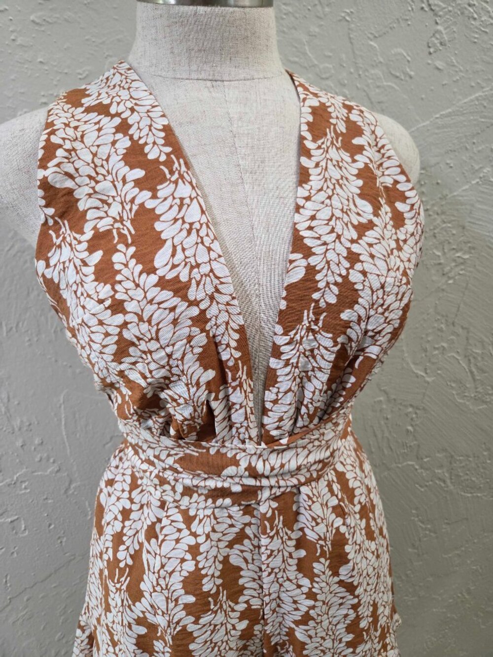 Brown And White Tie Romper - Picture 3 of 3